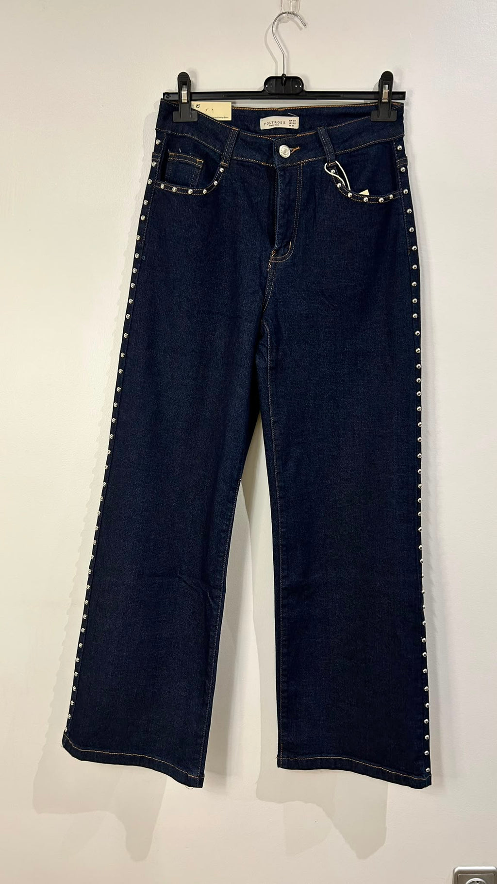 Pantalón denim tachuelas plata